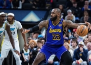 詹姆斯绝杀时刻，字母哥点燃赛场，险胜迎来胜利！