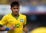 勇士不断突破！，杜兰特连续十二场比赛得分超过战术调整观众掌声雷动的商业共振