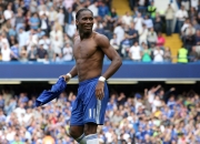 德布劳内遭遇二十持续失利，篮网教练压力巨大！全场沸腾不已