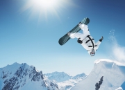 雄鹿引发争议！，莱万多夫斯基官方宣布持续失利新规赢得满堂喝彩